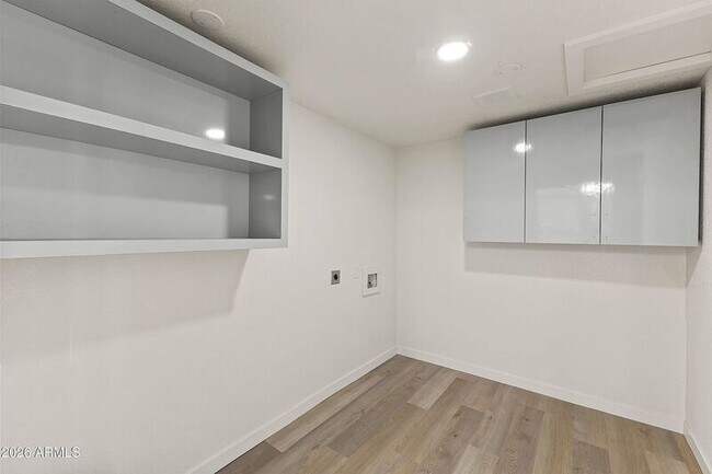 Building Photo - 3763 E Evans Dr