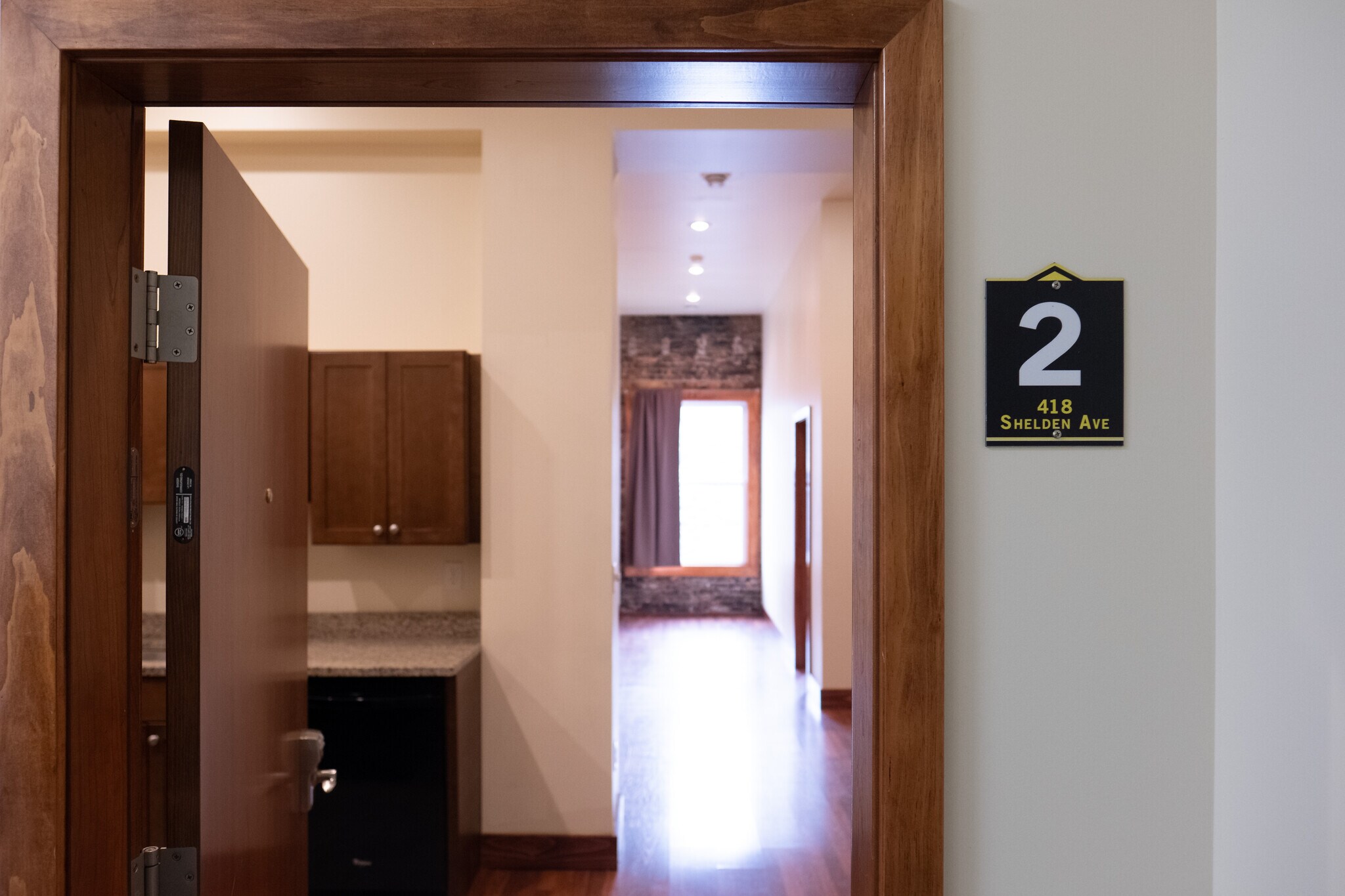 Building Photo - 418 Shelden Ave