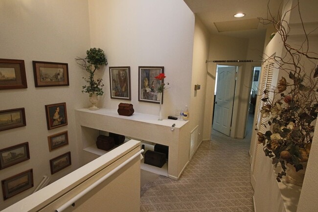 Building Photo - Furnished 3 Bedroom UTC/La Jolla Townhome