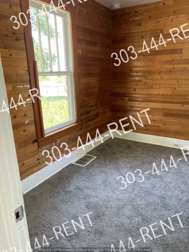 Building Photo - $400 Holiday Move-In Special – 3-Bed Ranch Home Minutes from Downtown Denver