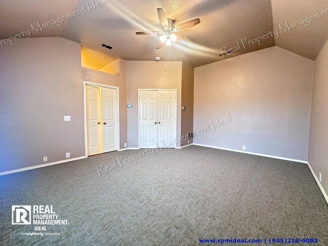 Building Photo - 8801 Vernon Ct