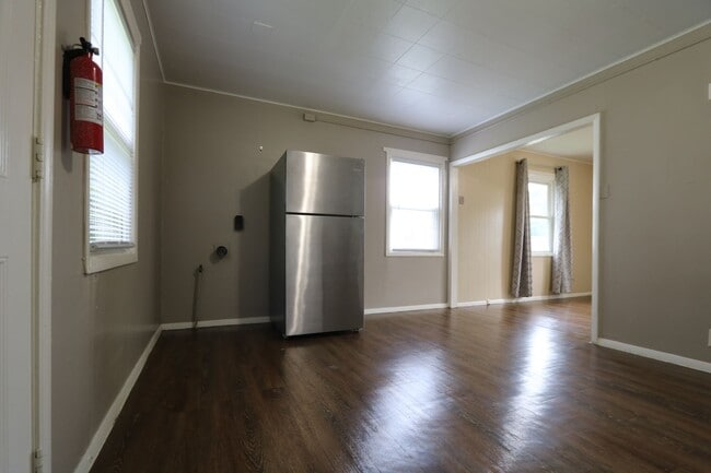 Building Photo - 2406-2406 Flint Hills Dr