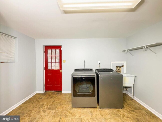 Building Photo - 9206 Lorelei Ct