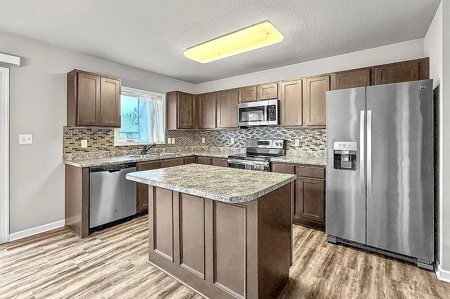 Building Photo - 205 SW 48th St