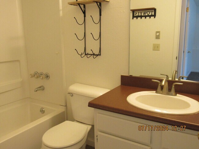 Building Photo - 753 Elder Ct