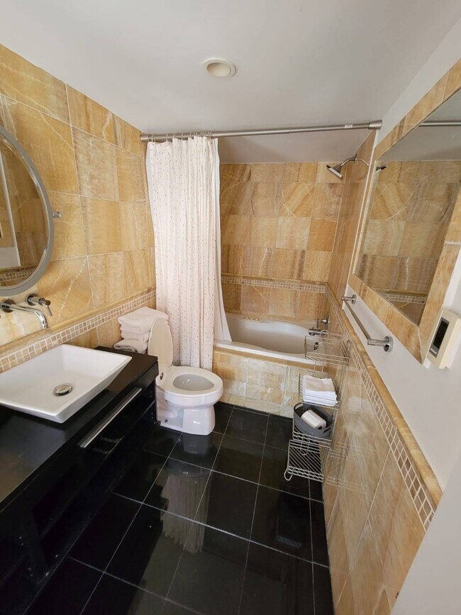 MASTER BEDROOM BATHROOM - 1834 Brandywine St