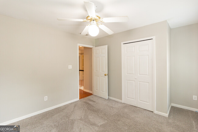 Building Photo - 155 Glenwood Ln