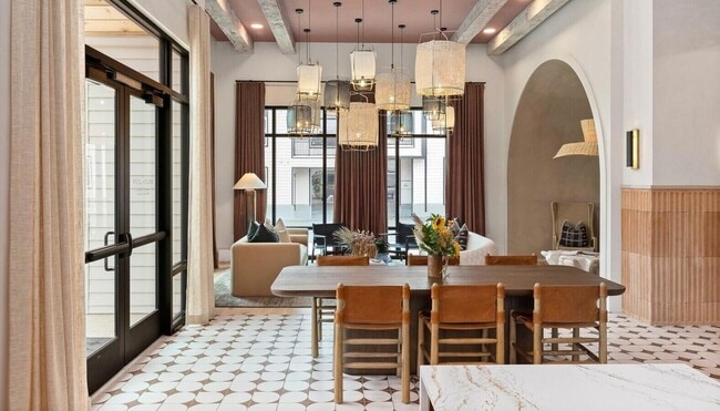 Building Photo - 3812 W Montague Ave