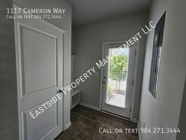 Building Photo - 1117 Cameron Wy
