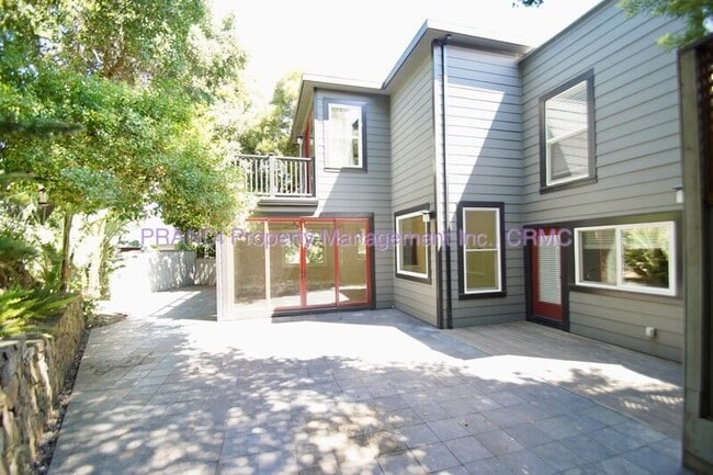 Building Photo - 317 Montecito Dr