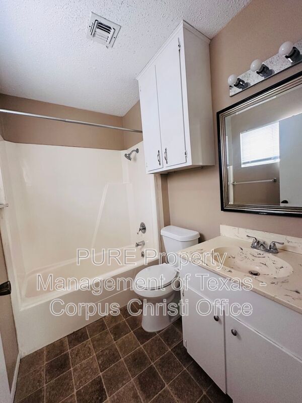 Building Photo - 421 Antares Dr