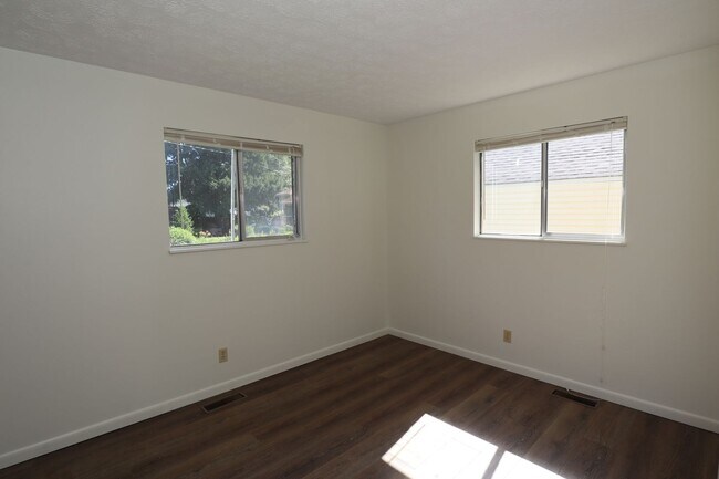 Building Photo - 3 Bedroom Thorntown Rambler!
