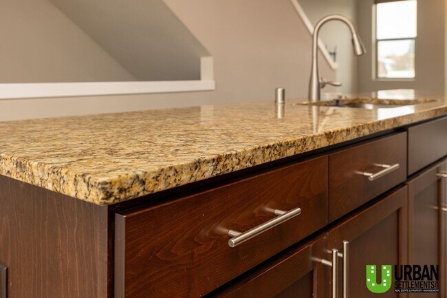 Building Photo - Modern Kendall Yards Townhome – 3 Bed, 2.5 Bath | 1,500 Sq. Ft.