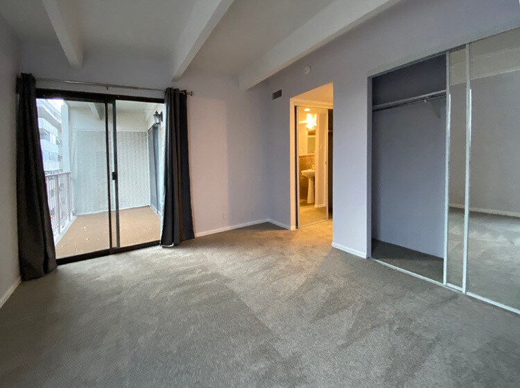 Building Photo - 777 N Washington St