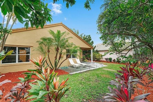 Building Photo - 4030 Laurelwood Ln