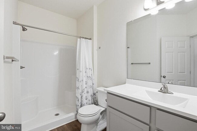 Building Photo - 5002 Pebble Ln W
