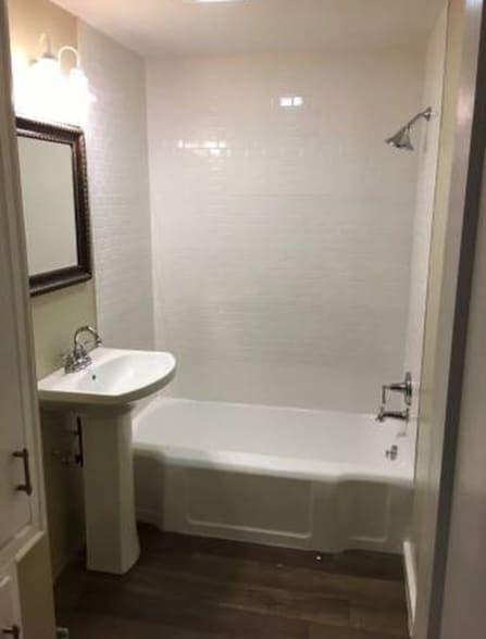 Bathroom - 819 Chicago St