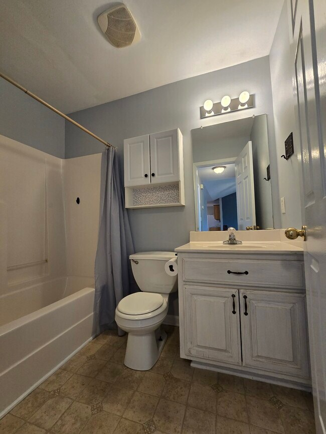 Building Photo - 2723 Mollys Ct