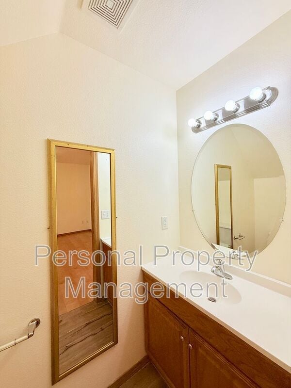 Building Photo - 5621 NE 64th Street
