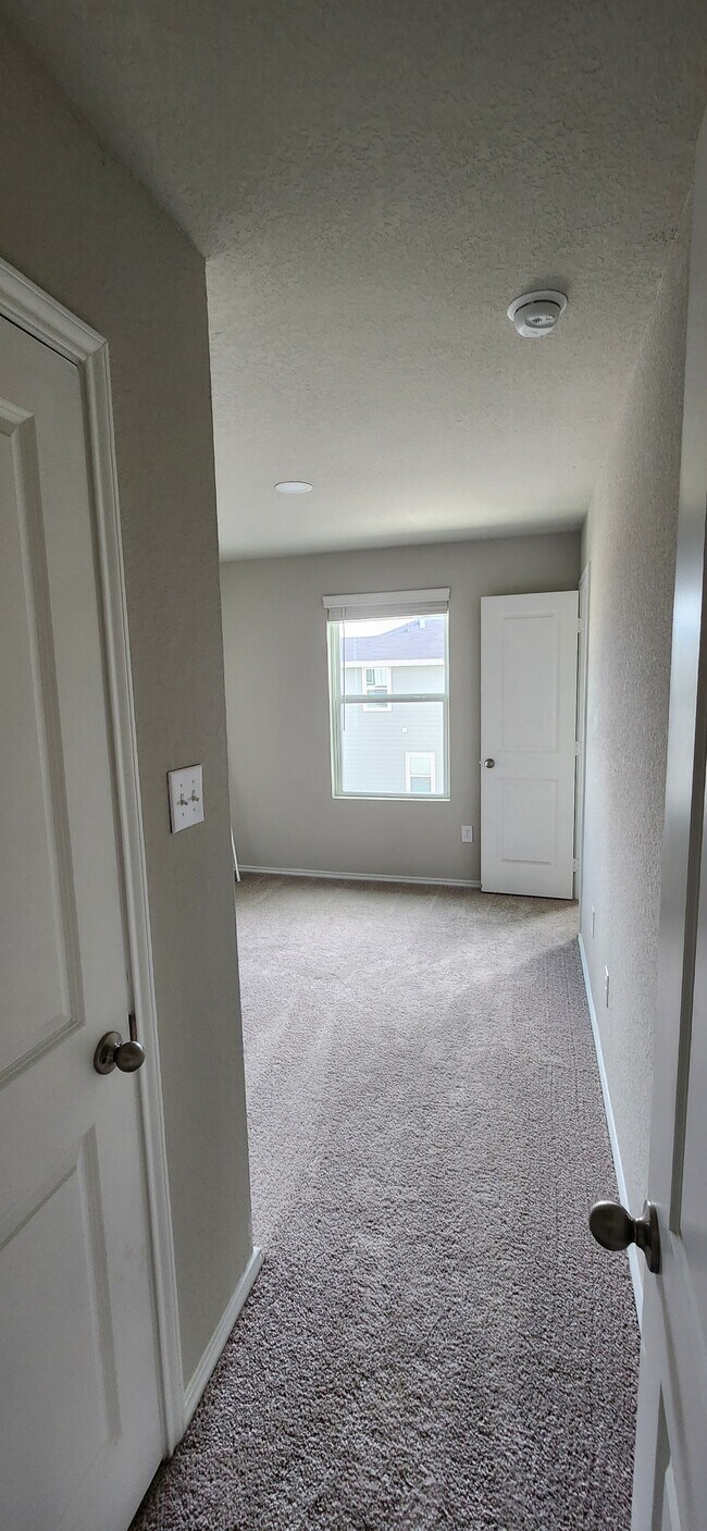 Building Photo - 7239 Converse Ridge Ln