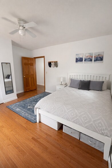 Building Photo - 585 Somerville Ave