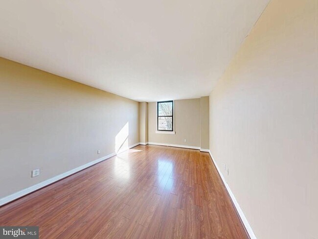 Building Photo - 4600 Duke St