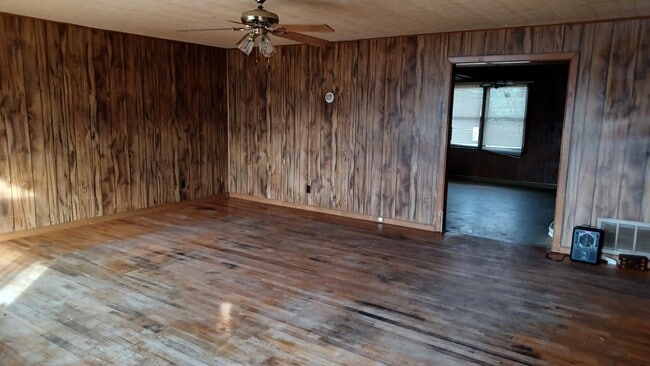Building Photo - 806 Jackson St