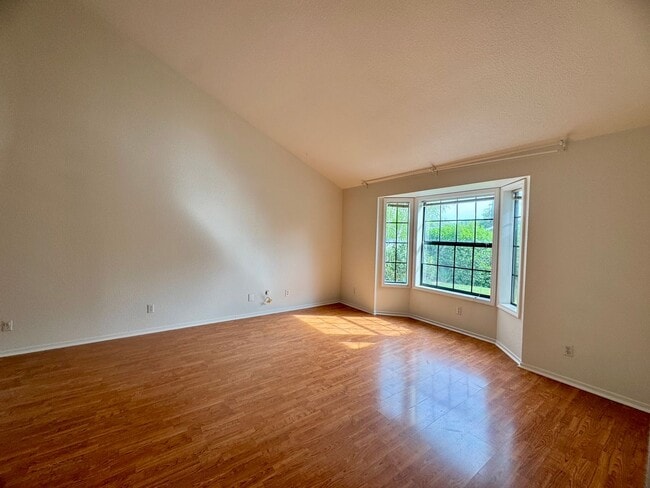 Building Photo - Adorable Home Available Now in Davis!