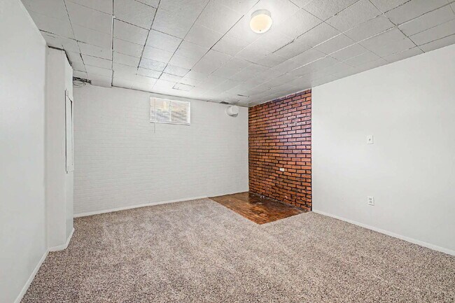 Building Photo - 2519 Danbury Dr