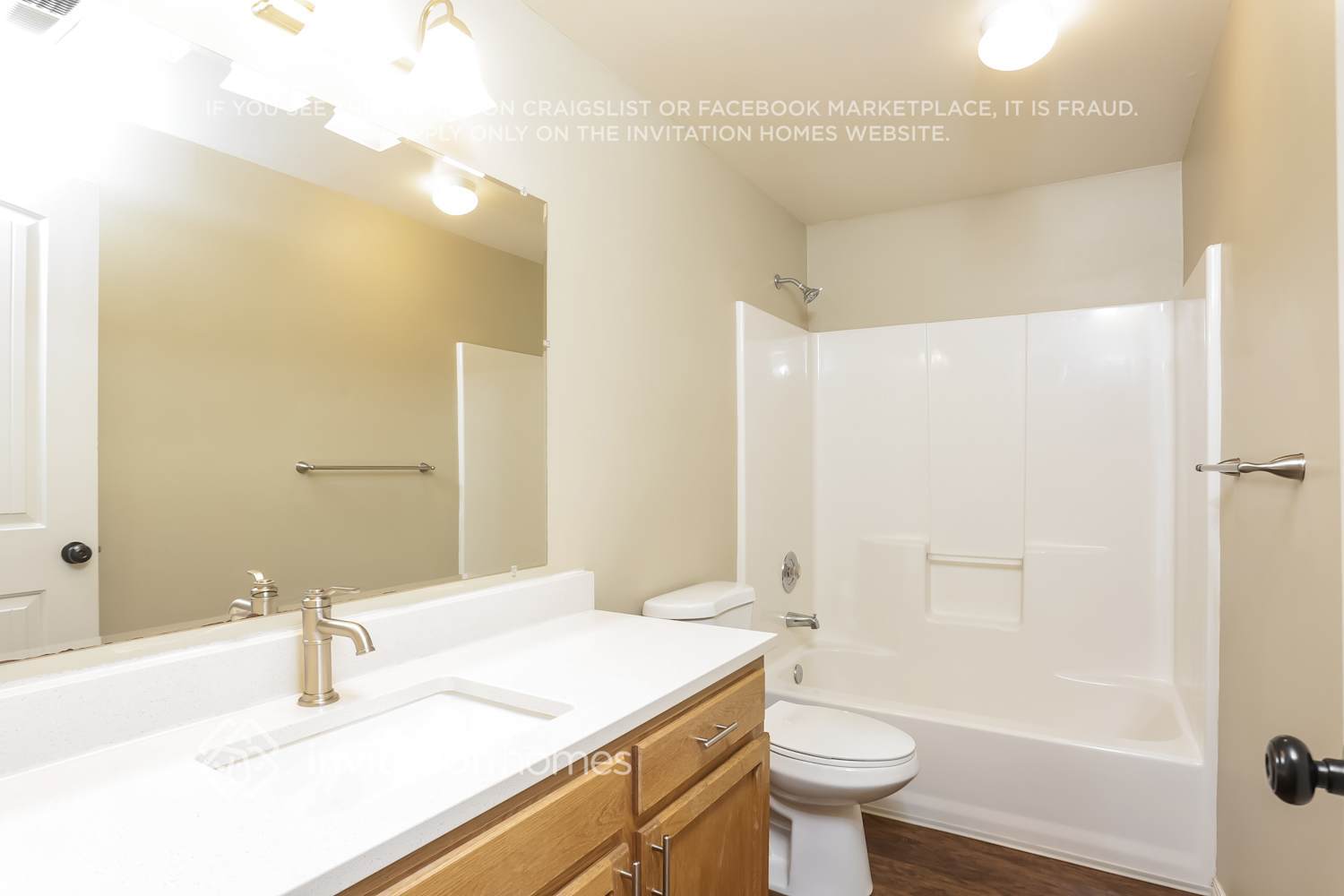 Building Photo - 18511 E Country Club Dr