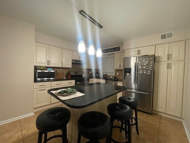 Building Photo - 51 S Midland Ave