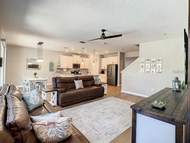 Building Photo - 10264 Love Story St