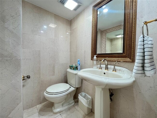 Building Photo - 9511 Collins Ave