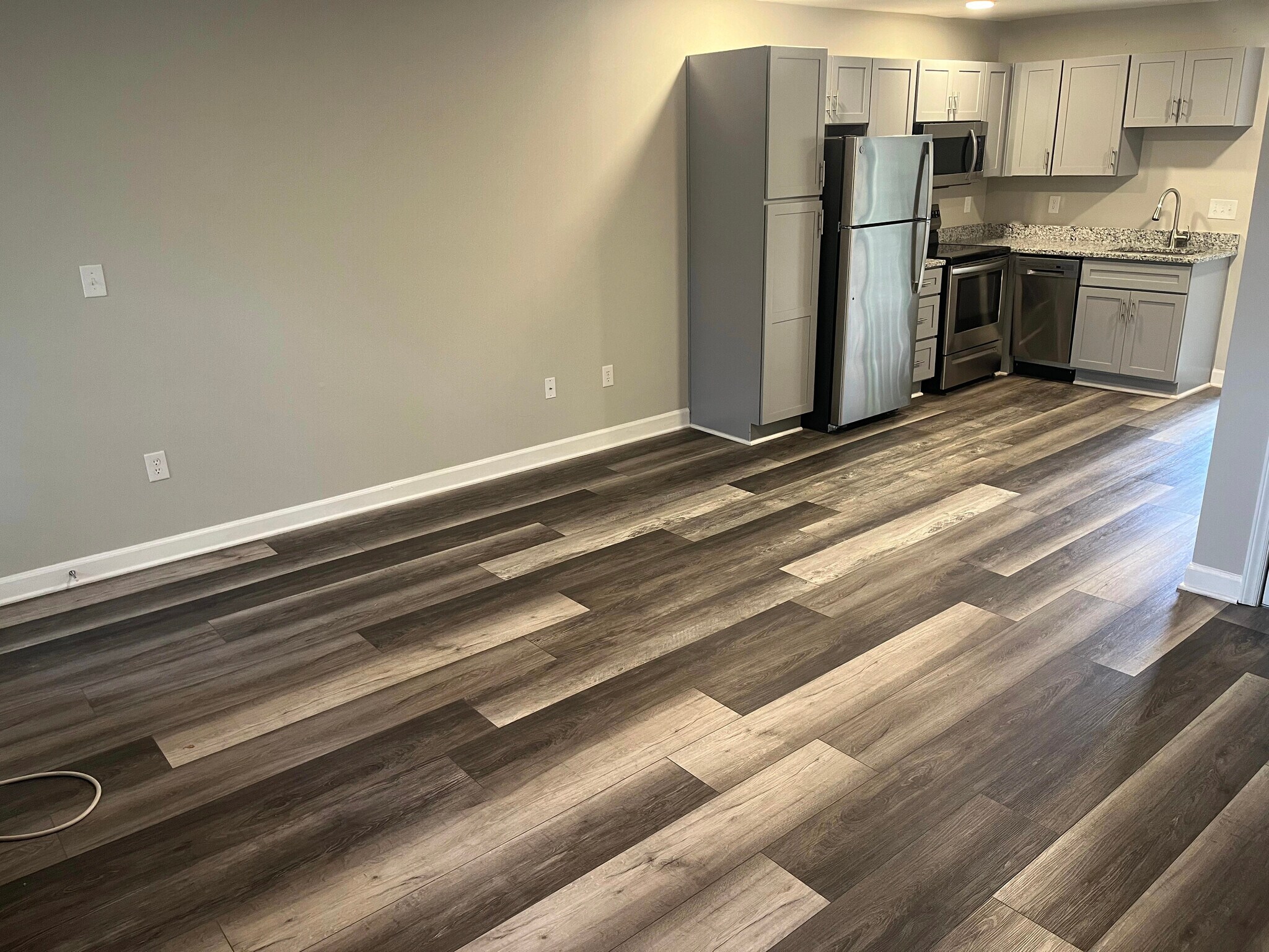 Building Photo - 581 Starlight Dr