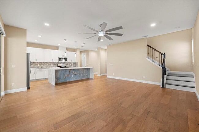 Building Photo - 2049 Heart Lk Dr