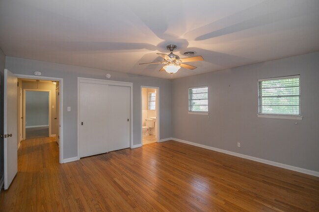 Building Photo - 6304 Ridgecrest Dr