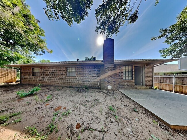 Building Photo - 1817 Tim Dr