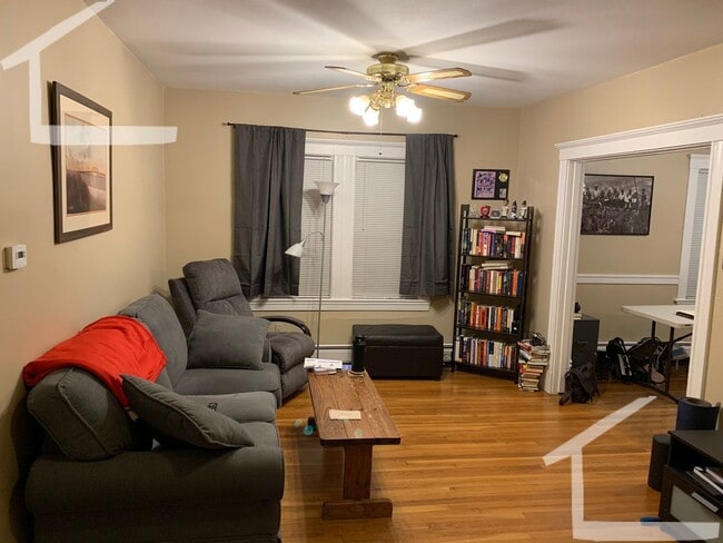 Building Photo - Amazing 1.5 BED in Watertown! Don't miss out.....