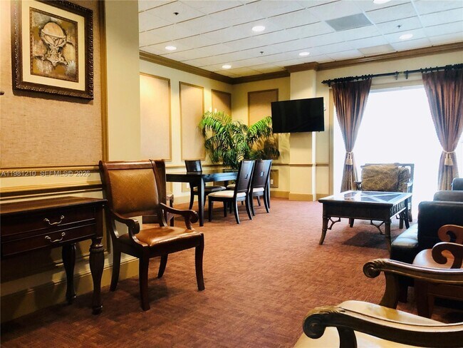 Building Photo - 2665 SW 37th Ave