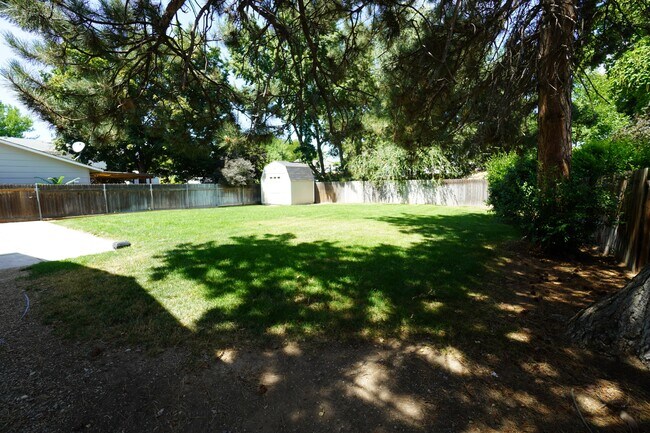 Building Photo - 698 Berwick Dr