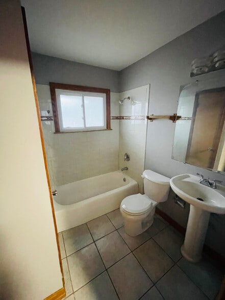 Building Photo - 8560 W Villard Ave