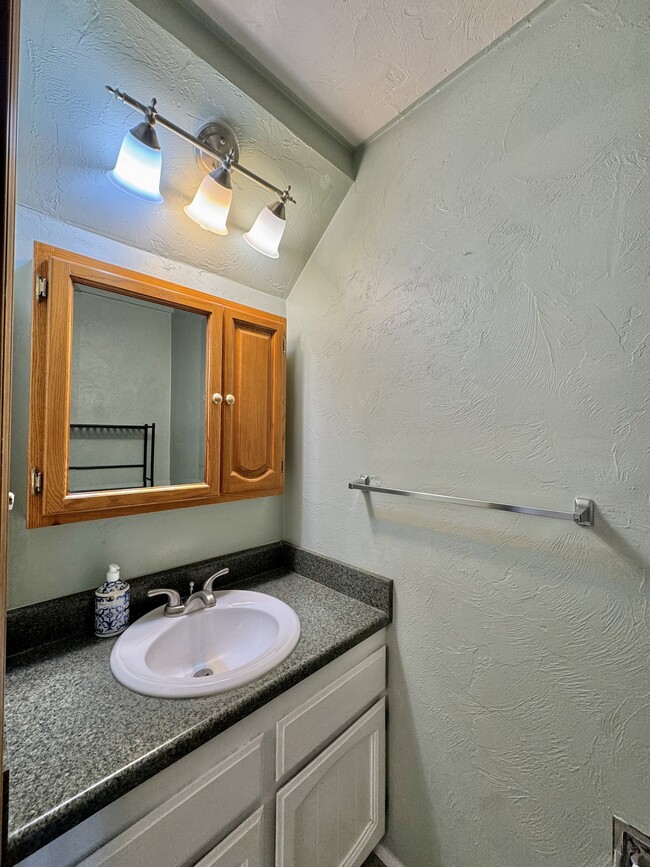 Building Photo - 3264 Mendenhall Loop Rd