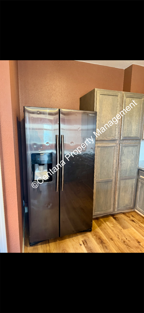 Building Photo - 601 W Mercury St