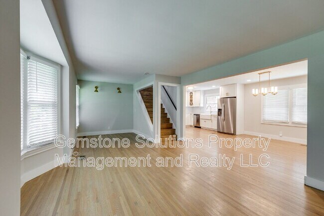 Building Photo - 1017 Jasperson Dr