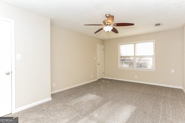 Building Photo - 3656 Chestnut Lake Ct