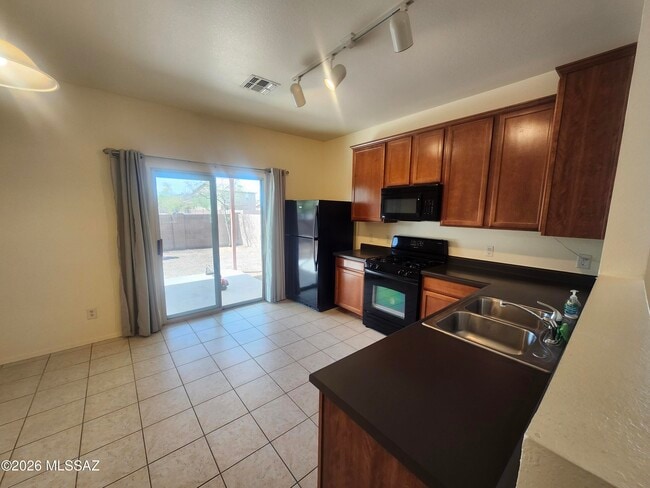 Building Photo - 4258 E Wading Pond Dr