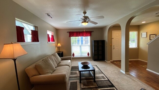 Building Photo - 3353 SE Midvale Dr