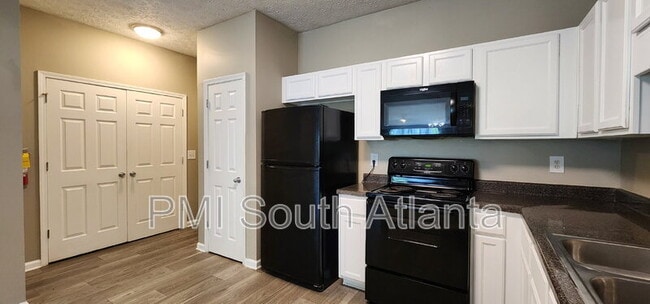 Building Photo - 1745 Carrington Dr