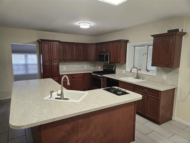 Building Photo - 115 Norben Rd