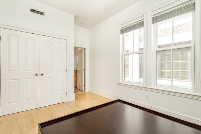 Building Photo - 70 E Brookline St